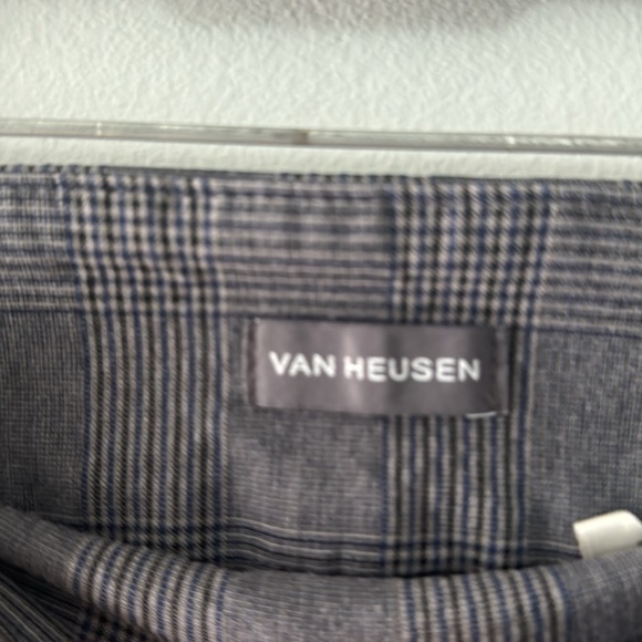 Van Heusen Slim Ankle Pant EUC - Picture 4 of 5